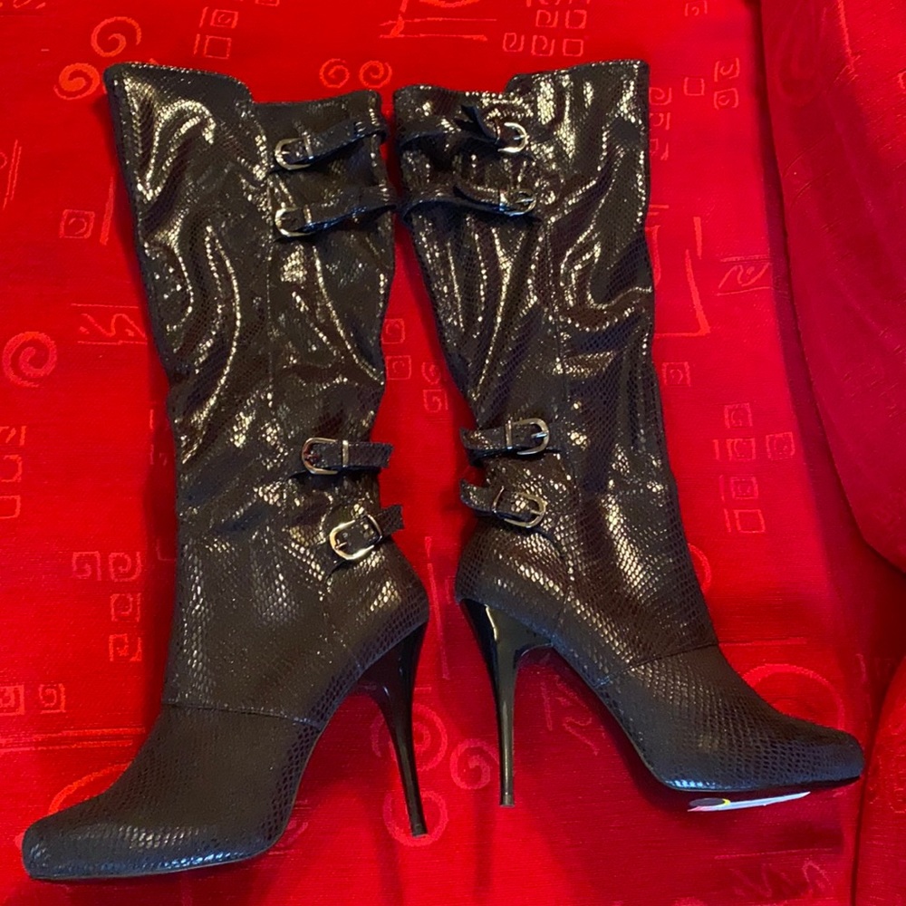 Nina black boots.